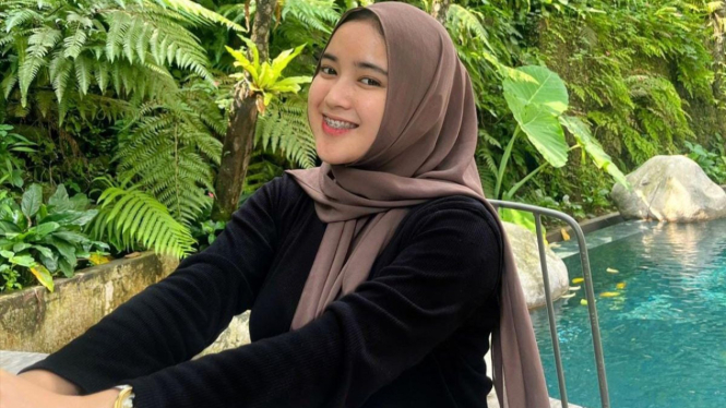 Dari Seragam Sekolah ke Puluhan Juta Rupiah, Kisah Inspiratif Jastitia Arifania