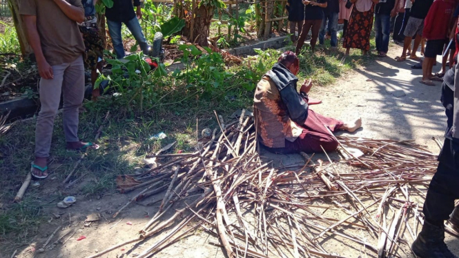 Bakal caleg PDIP di Lombok Barat diamuk massa karena menyetubuhi anak kandungnya