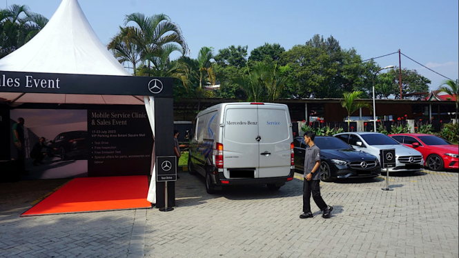 VIVA Otomotif: Mercedes-Benz Mobile Service Clinic and Sales Event