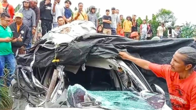Mobil Nissan Juke tertabrak KA di Kabupaten Asahan, Sumatera Utara