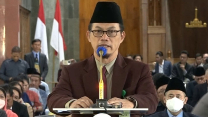 Guru besar UIN KH Abdurrahman Wahid, Pekalongan, Makrum Kholil