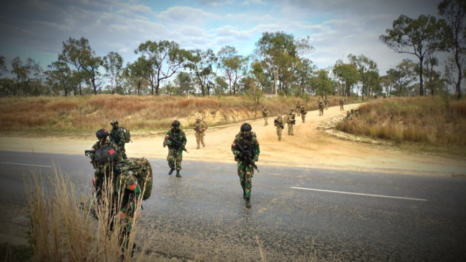 VIVA Militer: Pasukan Yonif PR 501/BY dan pasukan elite Amerika di Australia.