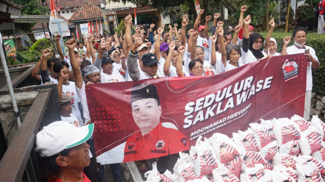 Relawan Pendukung Herviano di Jateng Beri Bantuan ke Masyarakat