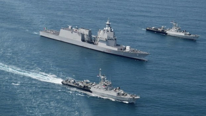 VIVA Militer: Kapal perang Italia latihan bersama 2 kapal TNI AL di Laut Jawa