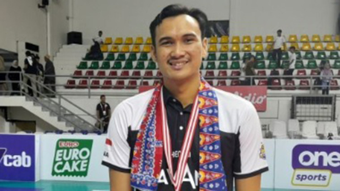 Pemain Voli Timnas Indonesia, Hendra Kurniawan