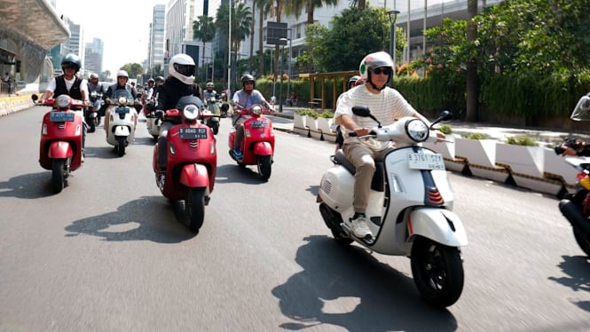 VIVA Otomotif: Acara The New Vespa GTS Riding Experience