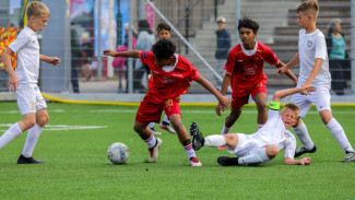 5 Manfaat Bermain Sepakbola untuk Anak, Melatih Fisik Hingga Keterampilan Sosial