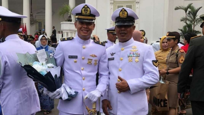 Membanggakan, Anak Prajurit Marinir Berpangkat Sersan Satu Sukses Jadi Perwira TNI AL