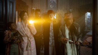 Sinopsis Haunted Mansion yang Tayang Hari Ini, Petualangan Klasik Penuh dengan Arwah-arwah Unik