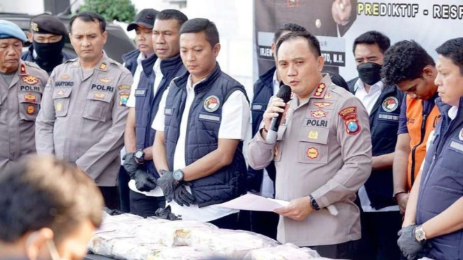 Kapolrestabes Surabaya Kombes Pasma Royce merilis kasus narkotika 33,9 Kg