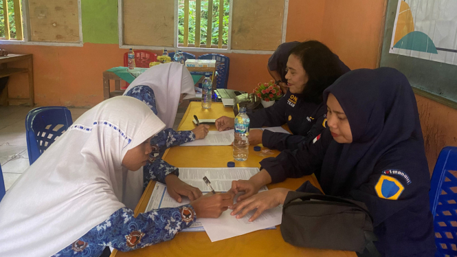 Bank Mandiri salurkan bantuan pendidikan