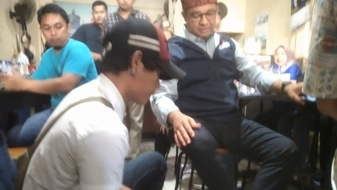 Tukang semir sepatu dan Anies Baswedan di Jambi