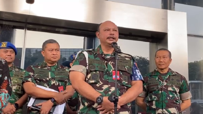 Danpuspom TNI Marsekal Muda Agung Handoko di Gedung KPK