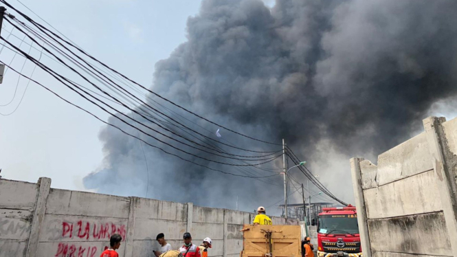 Kebakaran di pemukiman warga Kapuk Muara