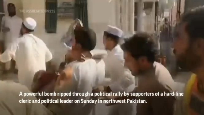 Bom Bunuh Diri di Pakistan