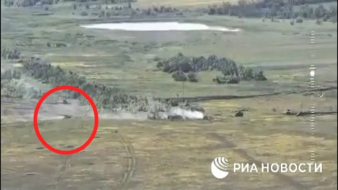 VIVA Militer: Tank militer Rusia hancurkan formasi tempur pasukan Ukraina