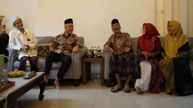 Ganjar Pranowo sowan ke Kiai kharismatik Cirebon, KH Abdurrahman Ibnu Ubaidillah