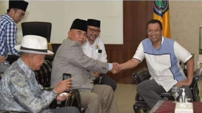 Gubernur NTB Zulkieflimansyah saat bersama Panji Gumilang