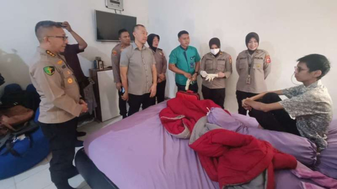 Polres Jaksel dan Dokkes Polda Metro Jaya menjenguk korban kabel terjuntai