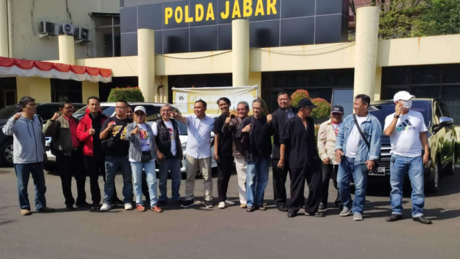 Sejumlah eleman masyakarat di Kota Bandung laporkan Rocky Gerung ke Polda Jabar 