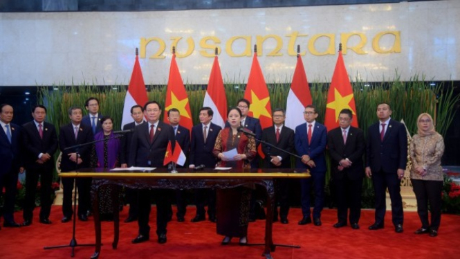 Ketua DPR Puan Maharani usai pertemuan bilateral dengan Ketua Parlemen Vietnam