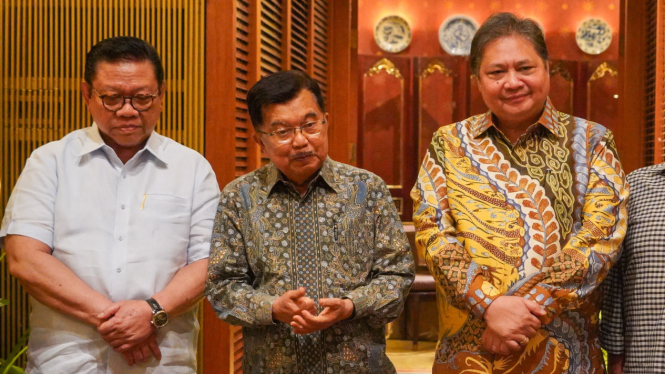 Ketum DPP Partai Golkar Airlangga Hartarto bertemu Jusuf Kalla