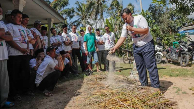 Pelatihan pembuatan pakan ternak fermentasi di Kabupaten Malang