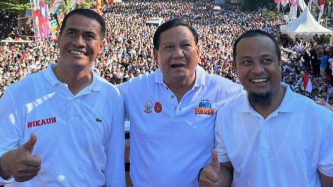 Menteri Pertahanan Prabowo Subianto, Ketua Umum IKA Unhas Amran Sulaiman (kiri), Gubernur Sulawesi Selatan Andi Sudirman Sulaiman di sela Jalan Santai Antimager memperingati HUT Ke-354 Sulawesi Selatan di Makassar, Ahad, 6 Agustus 2023.