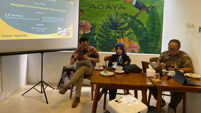 Diskusi hukum bertajuk “Menggugat Konsistensi Penegakkan Hukum di Indonesia”