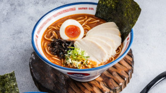 Cicip Ramen Khas Jepang dengan Kuah Kaldu Kaya Kolagen