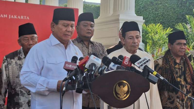 Prabowo Subianto dan Habib Luthfi.
