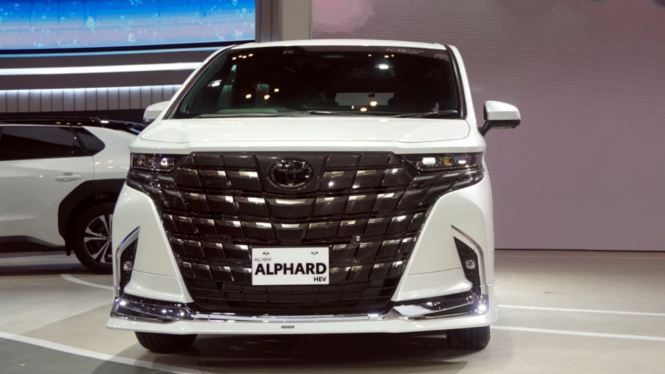VIVA Otomotif: All New Toyota Alphard HEV