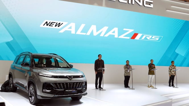 VIVA Otomotif: New Wuling Almaz RS meluncur di GIIAS 2023