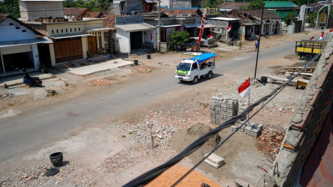 Pembangunan jalan akses menuju Jembatan Jongbiru