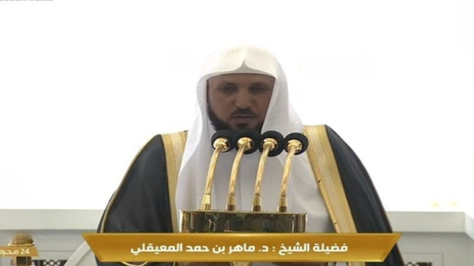 Imam Masjidil Haram Syekh Maher Al-Muaiqly saat menjadi khatib Salat Jumat