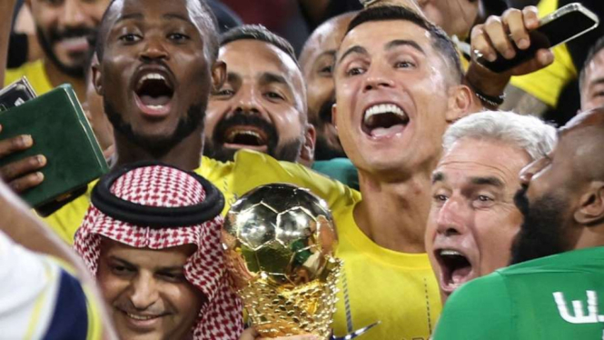 Cristiano Ronaldo juara Arab Club Champions Cup di Al Nassr