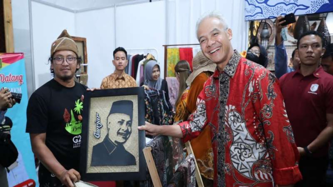 Gubernur Jawa Tengah Ganjar Pranowo menghadiri acara puncak Hari UMKM Nasional