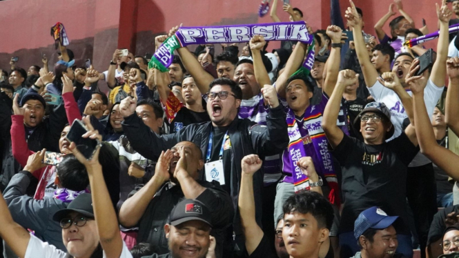 Bupati Kediri Mas Dhito menyaksikan langsung pertandingan Persik Kediri