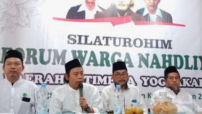 Ketum Forum Warga Nahdliyin DI Yogyakarta KH Fahmi Basya menyampaikan keterangan pers usai Silaturahim Forum Warga Nahdliyin DIY, di Sleman, DI Yogyakarta, Minggu, 13 Agustus 2023.