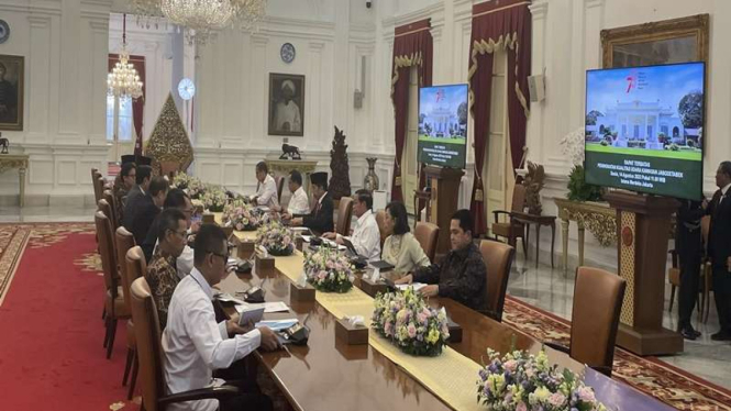 Presiden Jokowi menggelar rapat terbatas soal kualitas udara di Jakarta