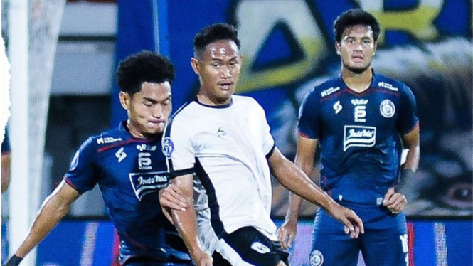 Duel Arema FC vs RANS Nusantara FC