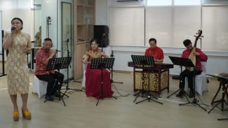 Vicky Shu Pamer Kebolehan Bernyanyi Bahasa Mandarin di Acara Bina Bangsa Oriental Cultural Center