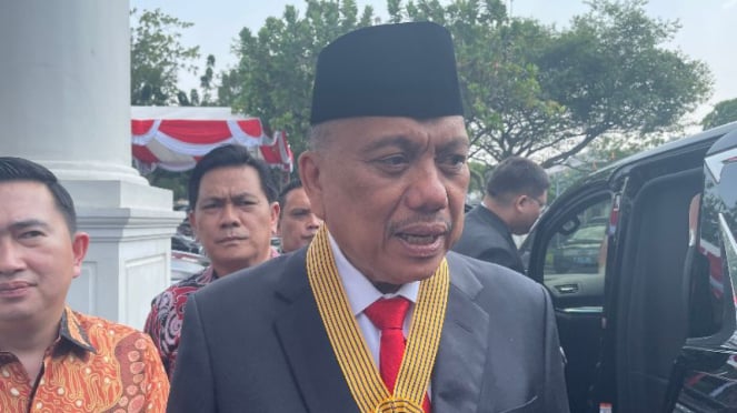 Bendahara Umum DPP PDIP Olly Dondokambey