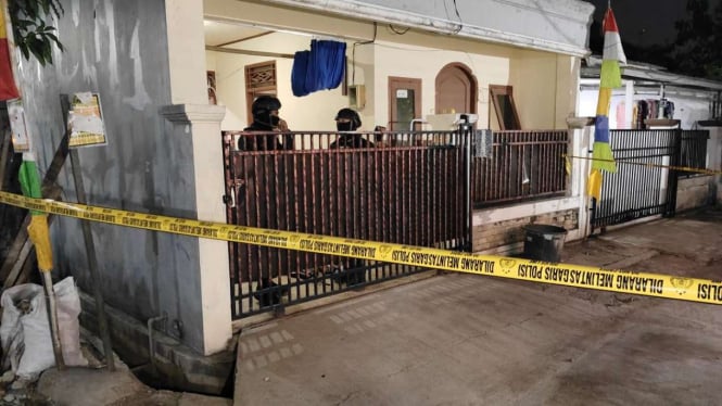 Rumah tempat terduga teroris di Bekasi digerebek Densus 88