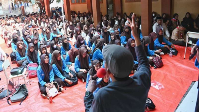 Kegiatan Depok Creator Goes To School bertajuk Power Of Collaboration