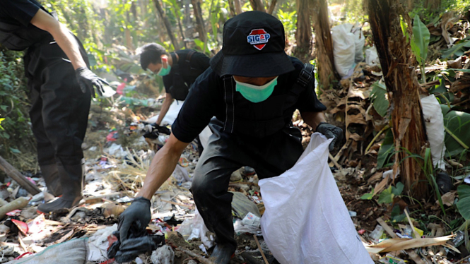 Merdeka dari Sampah activity in Bandung.