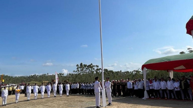 Anindya Bakrie Hingga Bambang Susantono Upacara HUT Kemerdekaan RI Ke ...