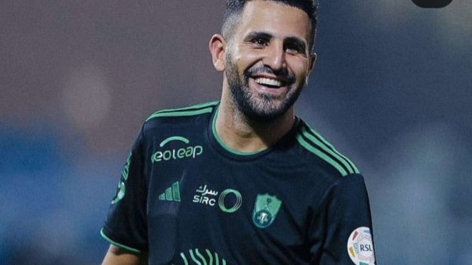 Pemain Al Ahli Riyad Mahrez