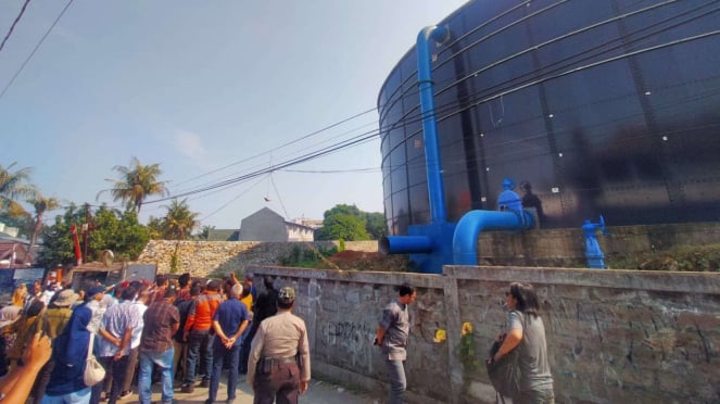 Majelis Hakim Ptun Bandung Sidang Lapangan Di Lokasi Tangki Air Depok