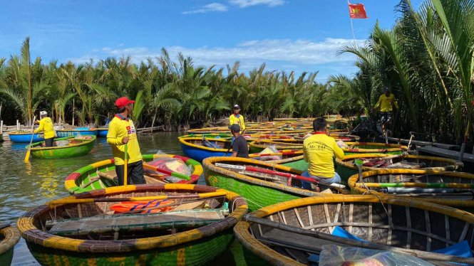 Objek Wisata Coconut Village di Vietnam